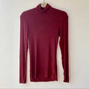 WILFRED: Only Turtleneck in Maroon